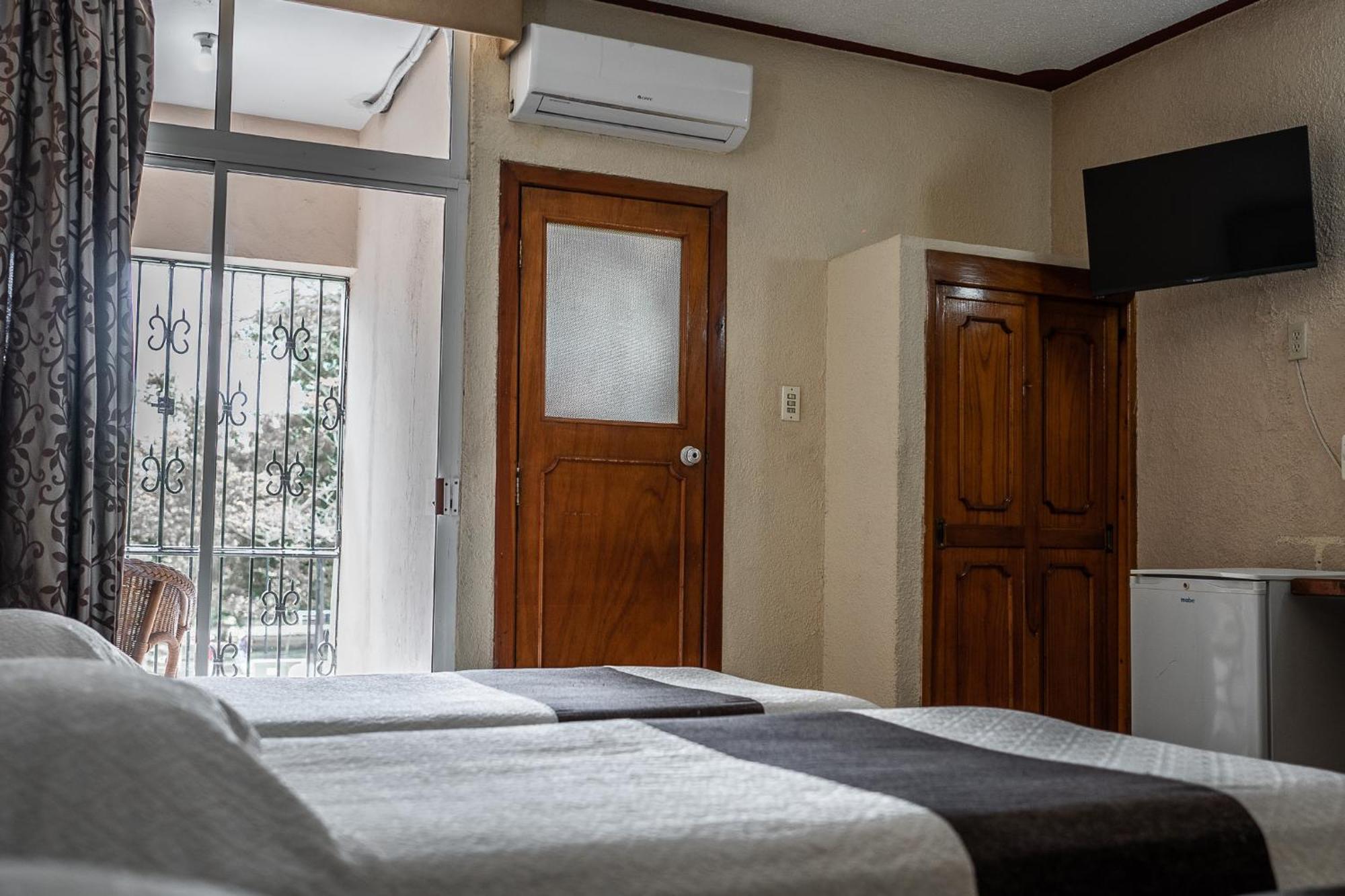 Hotel Maria De La Luz 바야돌리드 외부 사진